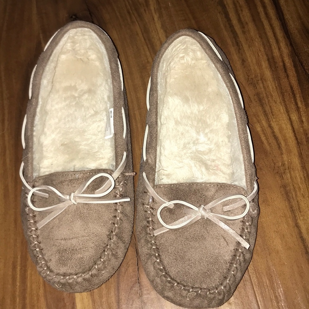 Fuzzy house shoes